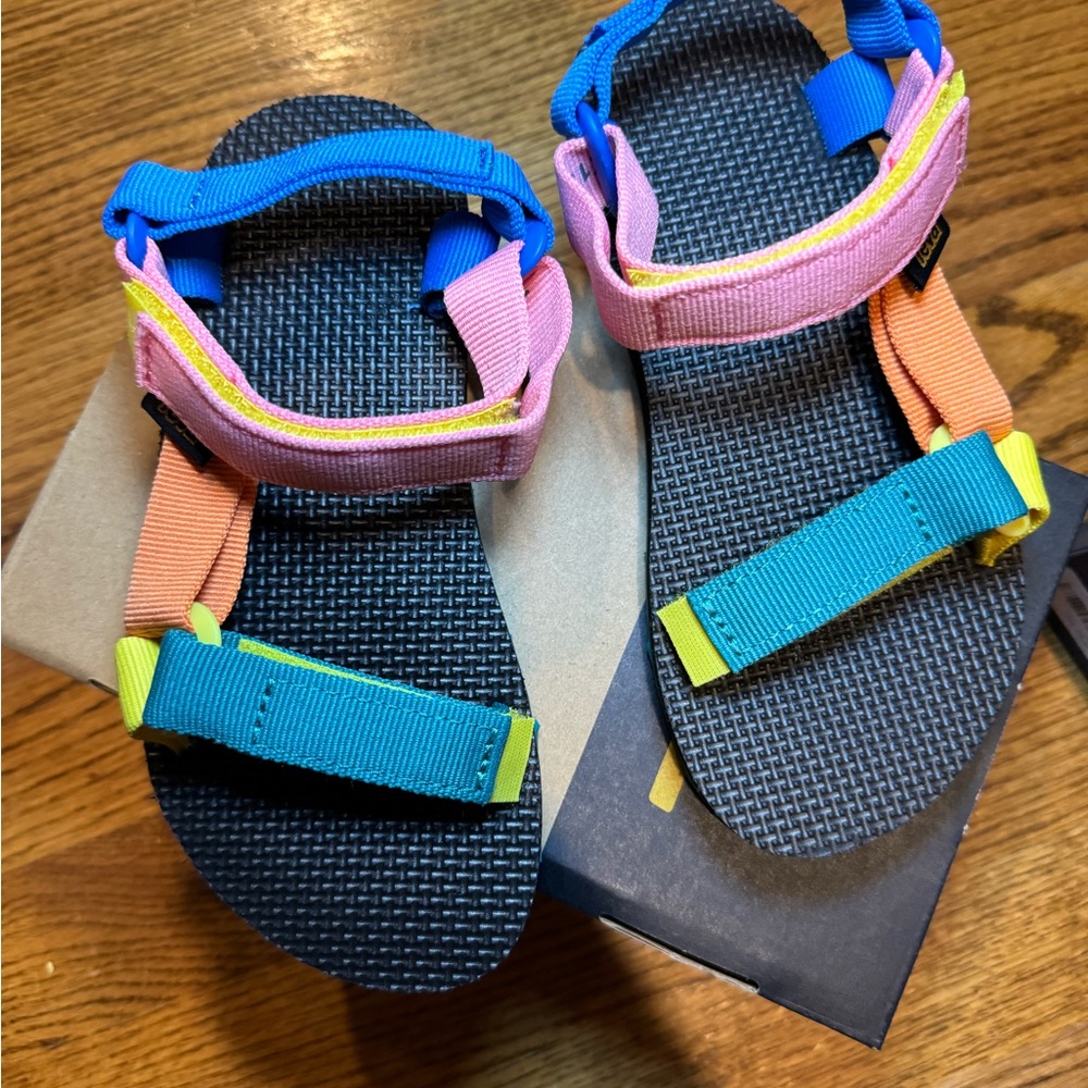 NIB Teva Kids Original Universal Sandal in 90s Multi - Picture 9 of 11